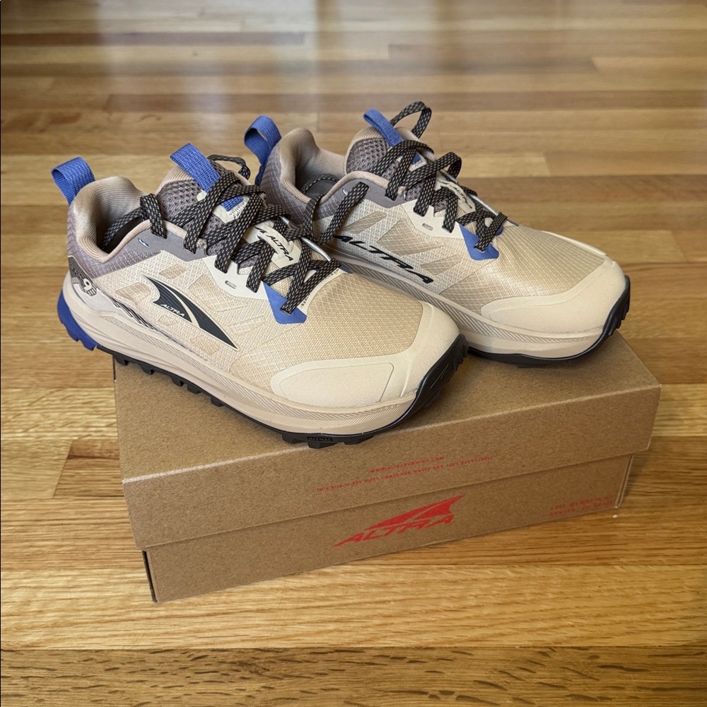 NIB Altra Lone Peak 9 Trail Running shoes